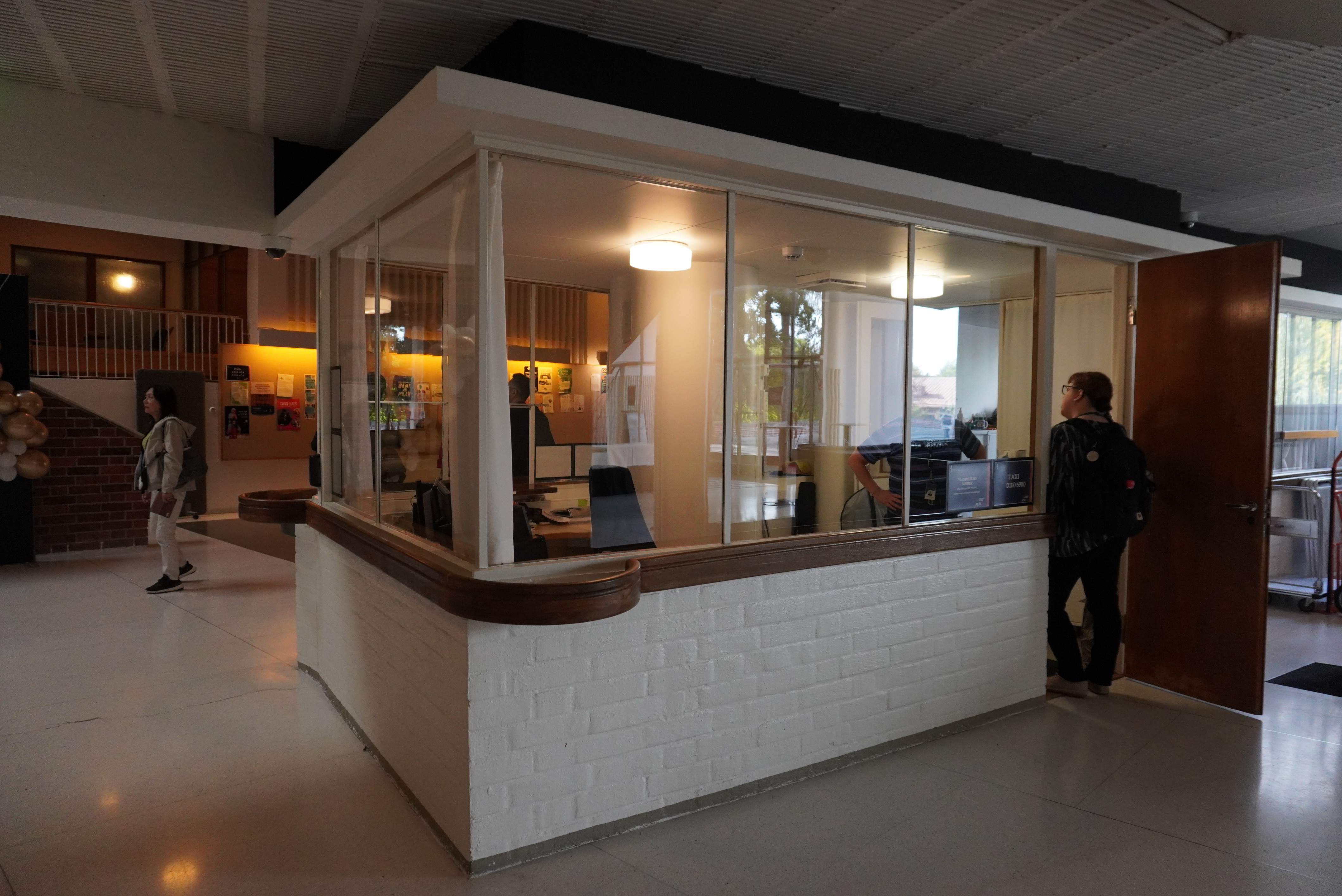 ユヴァスキュラ大学 事務室前の手摺り1