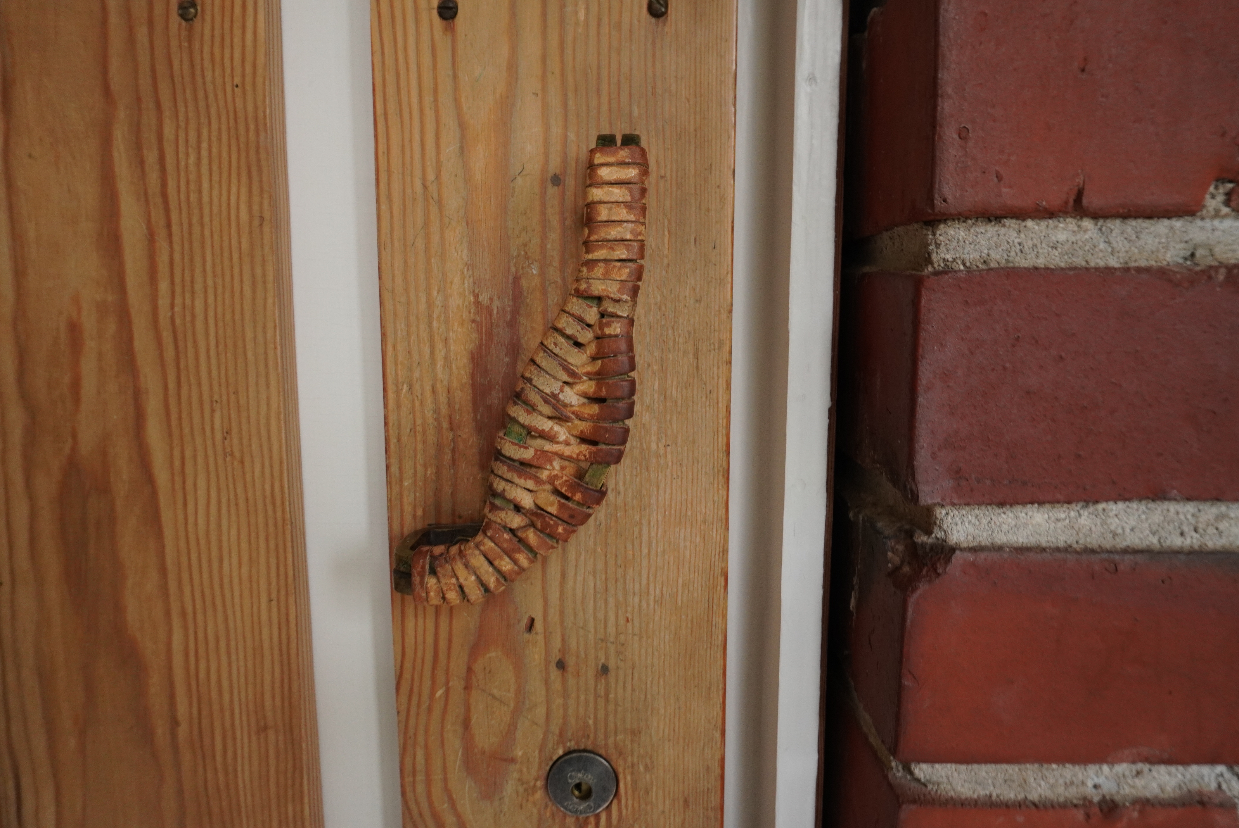 サウナッツァロ村役場 ドアハンドル1